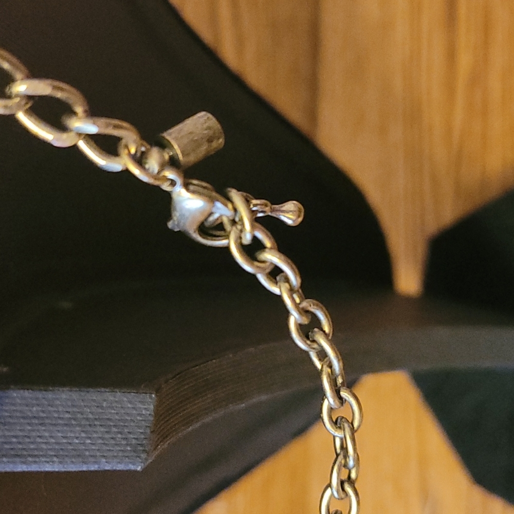 Costume Jewelry Necklace - Picture 5 of 8